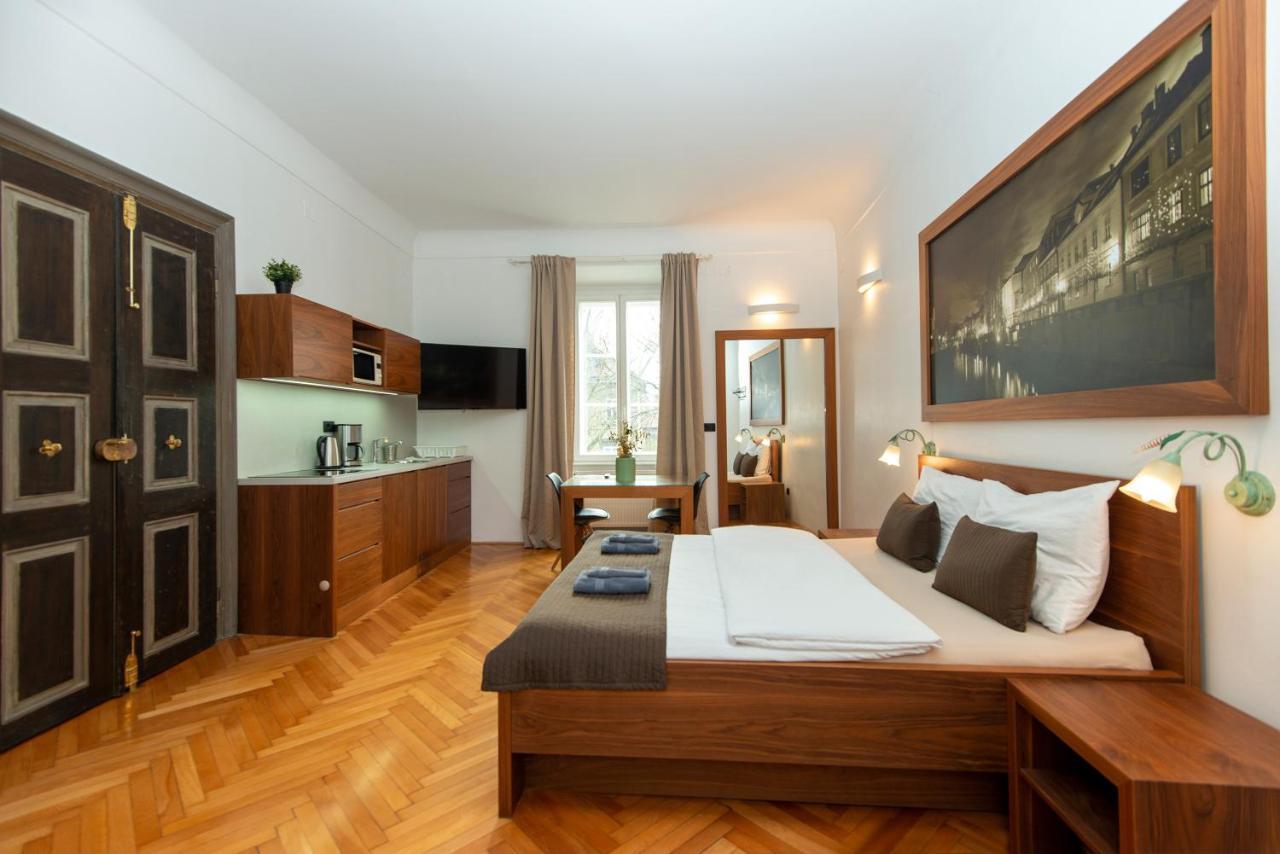 Zois Apartments Ljubljana Eksteriør bilde